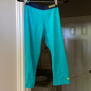 Nike cropped leggings.